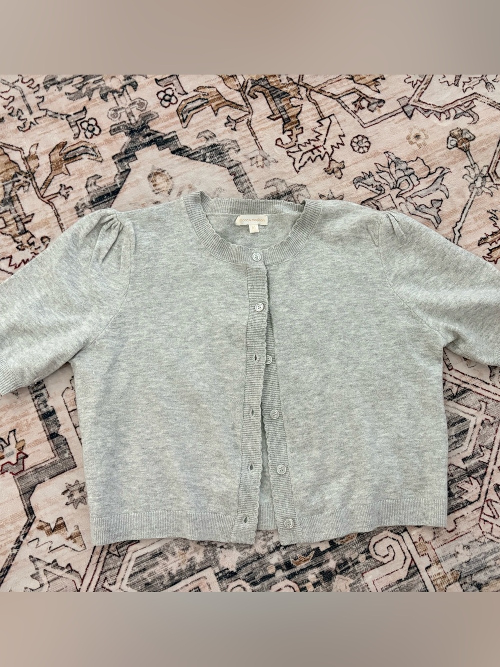 Moon & Madison Gray Cardigan Size Medium Like New